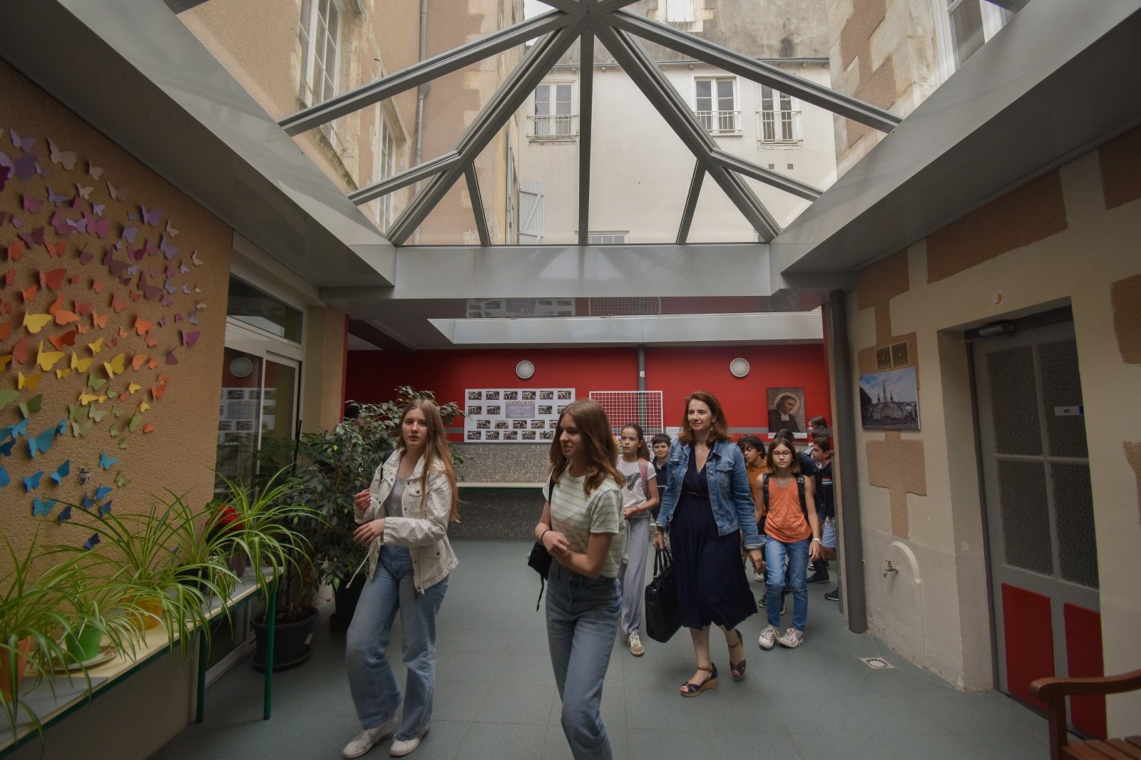 garcon dans une classe