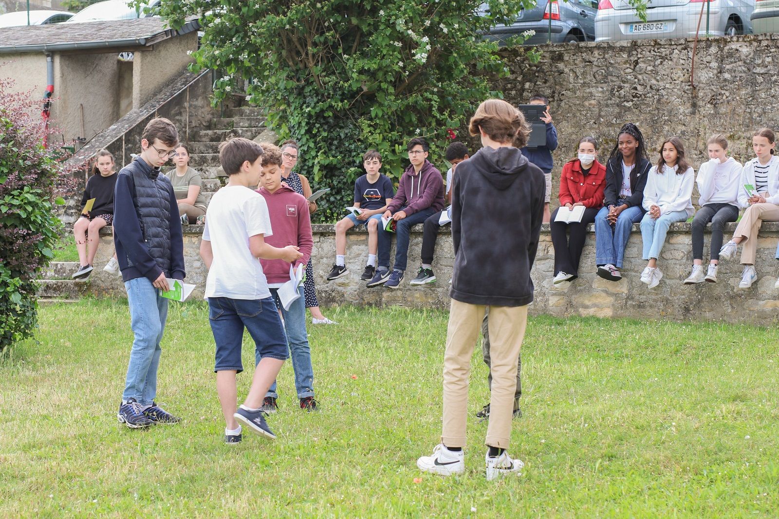 garcon dans une classe